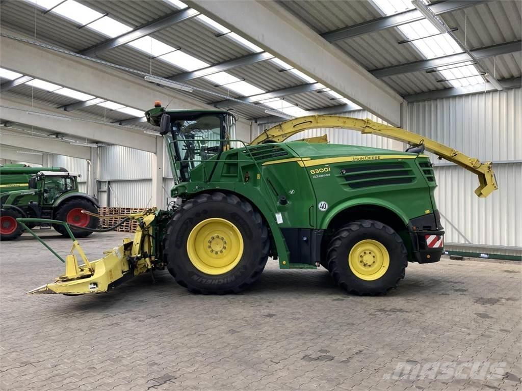 John Deere 8300 Selvdrevne fôrhøstere