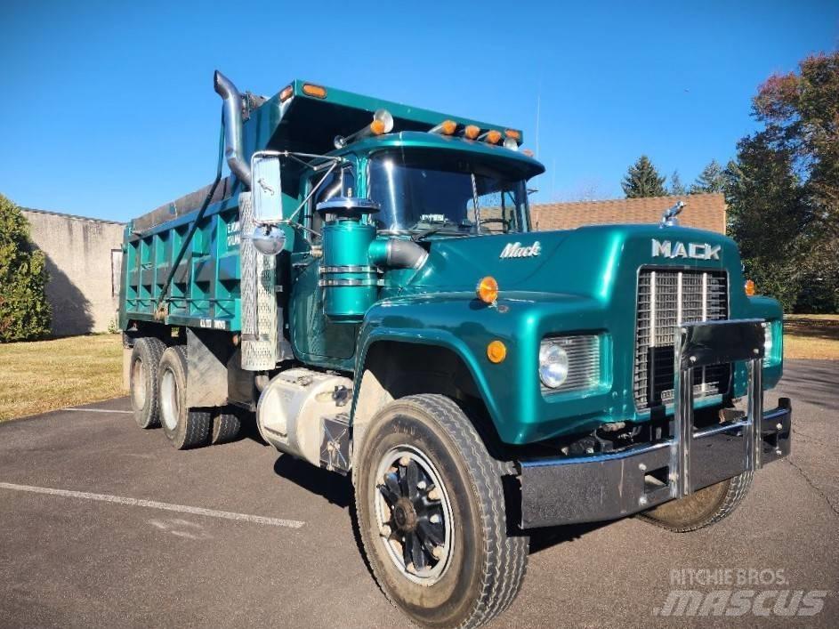 Mack 690S Tippbil