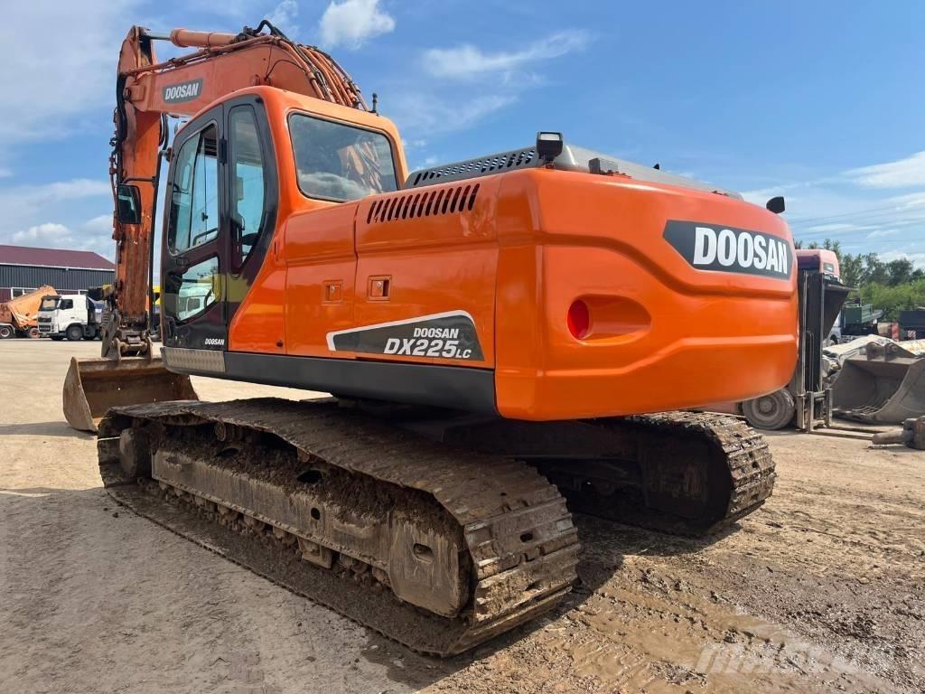 Doosan DX 225 LC Beltegraver