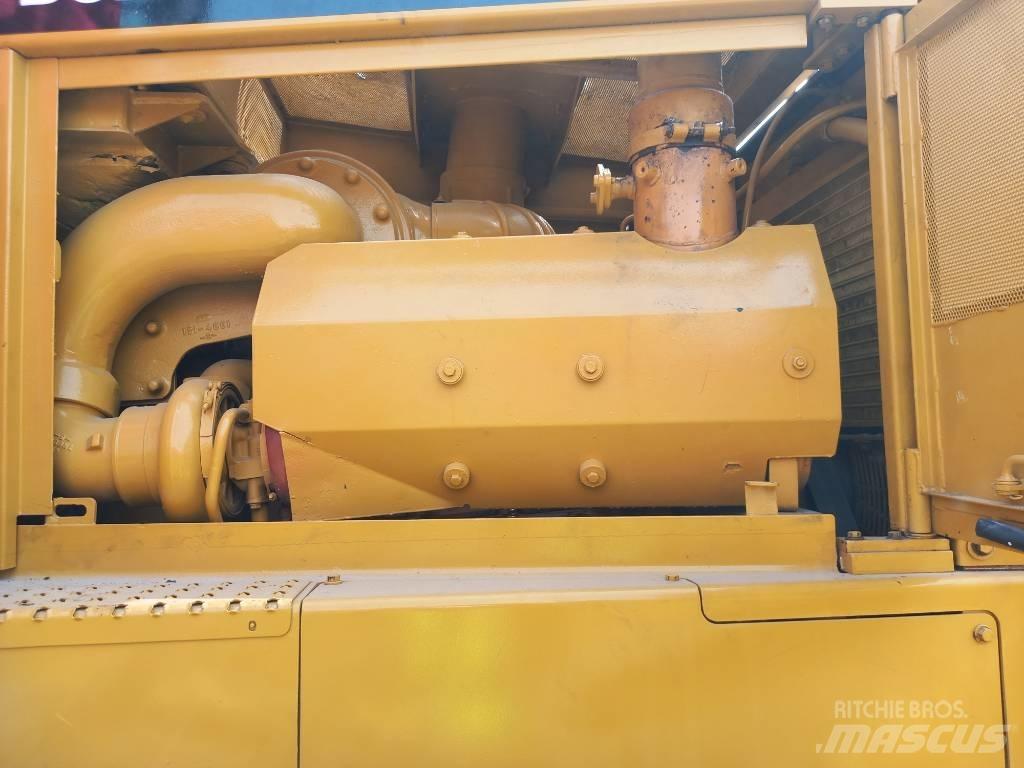 CAT D8R (Abu Dhabi) Dozere Beltegående