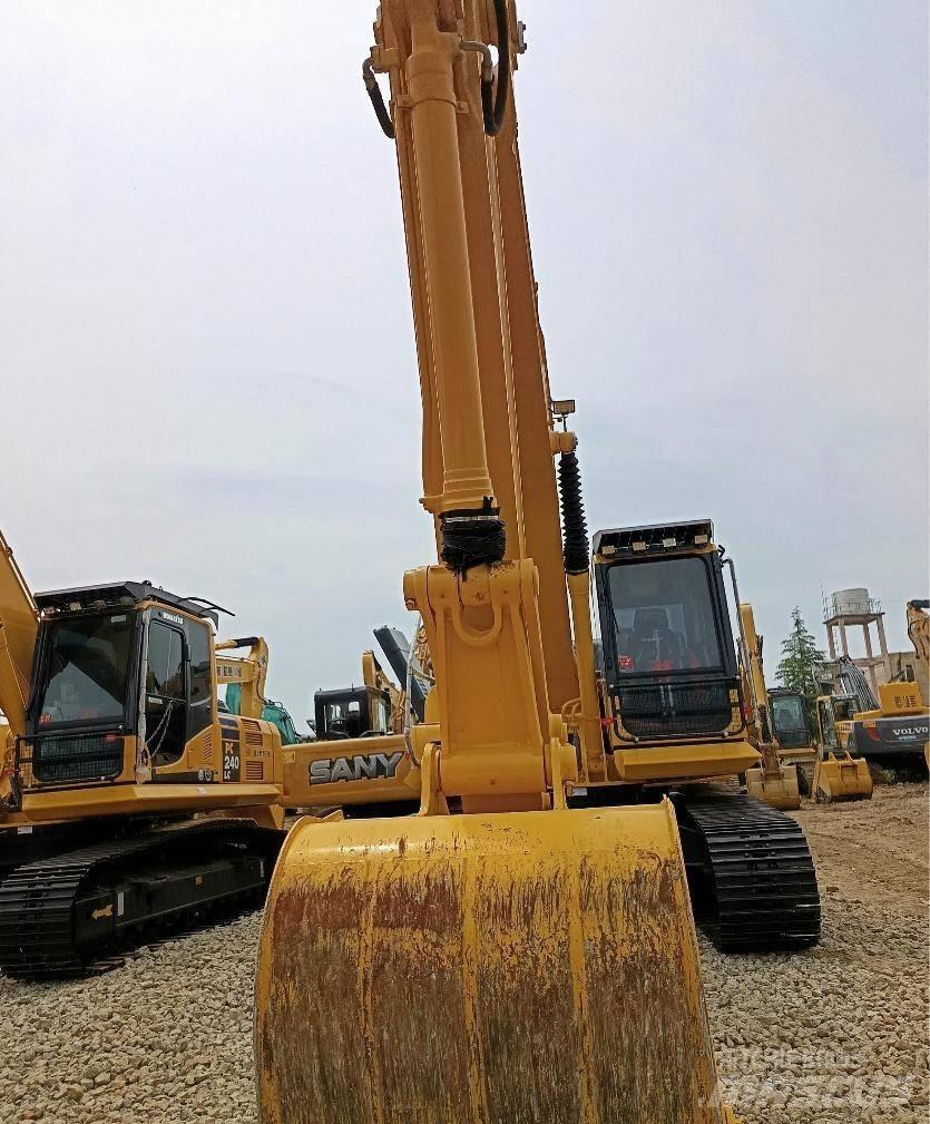 Komatsu PC 210 LC Beltegraver