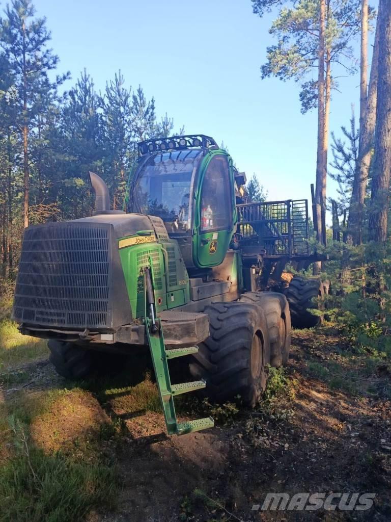 John Deere 1510 IT4 Lassbærere