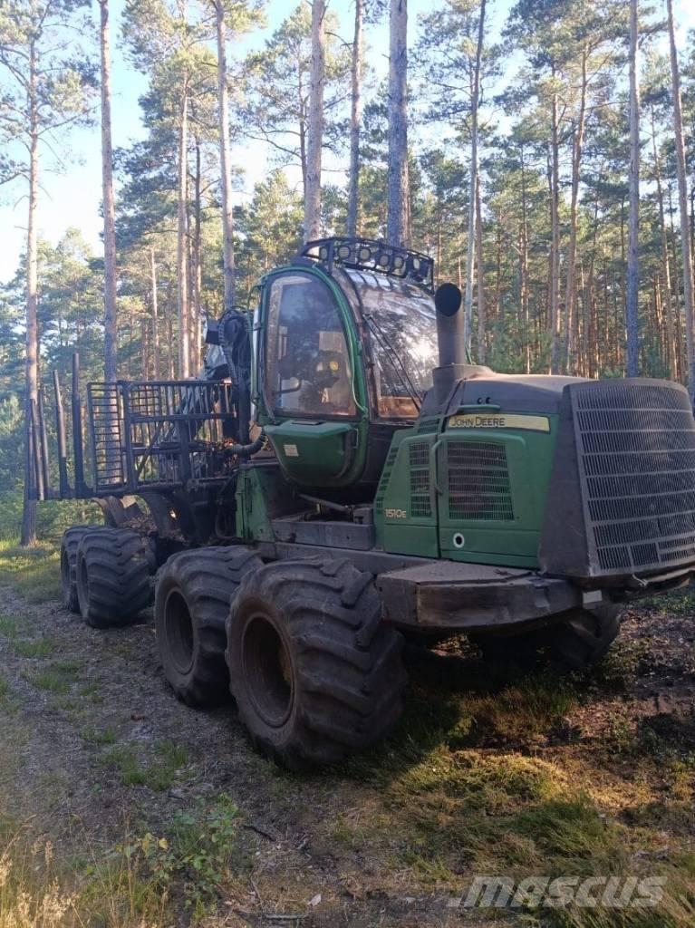 John Deere 1510 IT4 Lassbærere