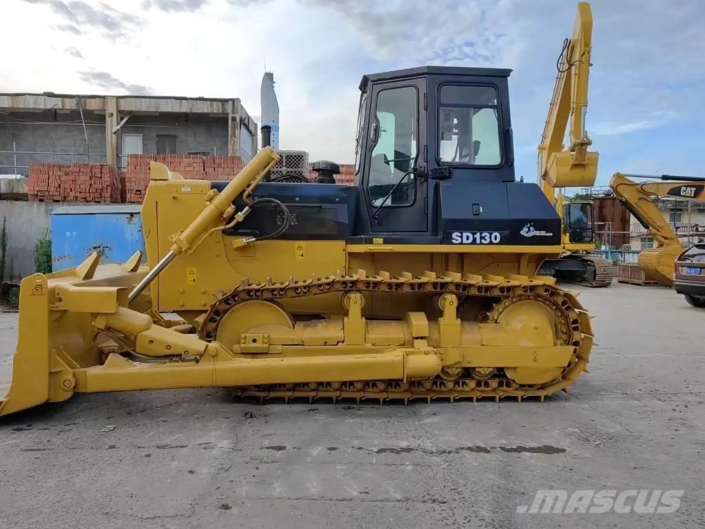 Shantui SD130 Dozere Beltegående