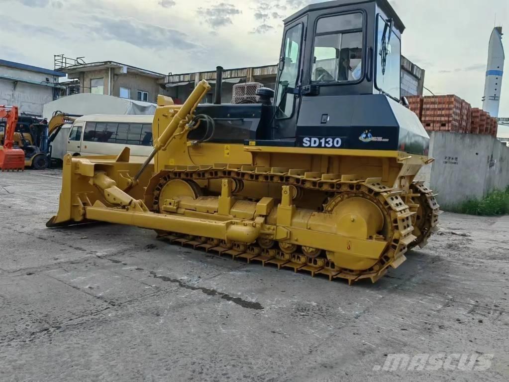 Shantui SD130 Dozere Beltegående