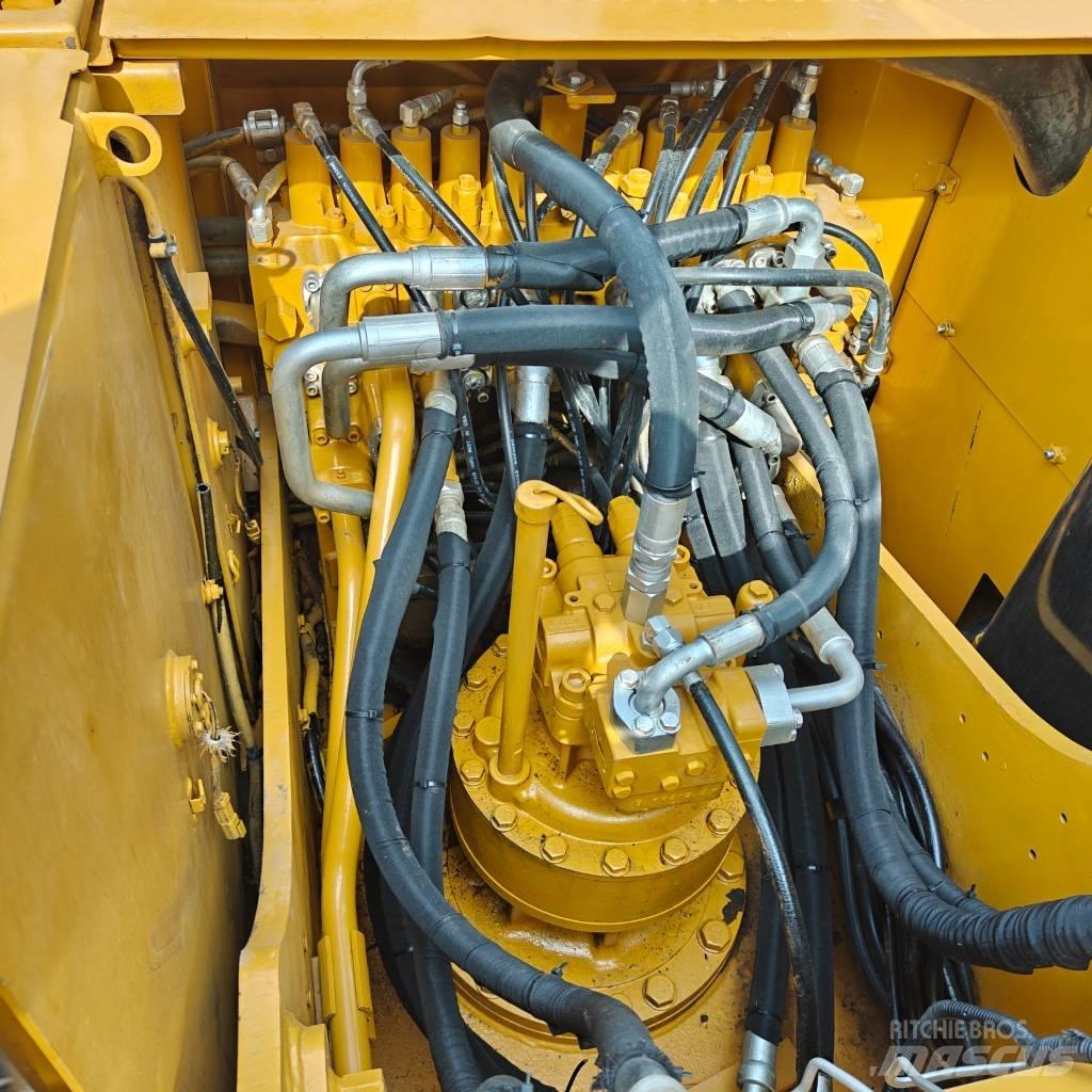 CAT 323 D L Beltegraver