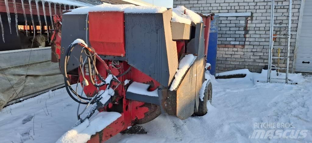 Kuhn Primor 3560 Rundballerivere, -kuttere og -utpakkere