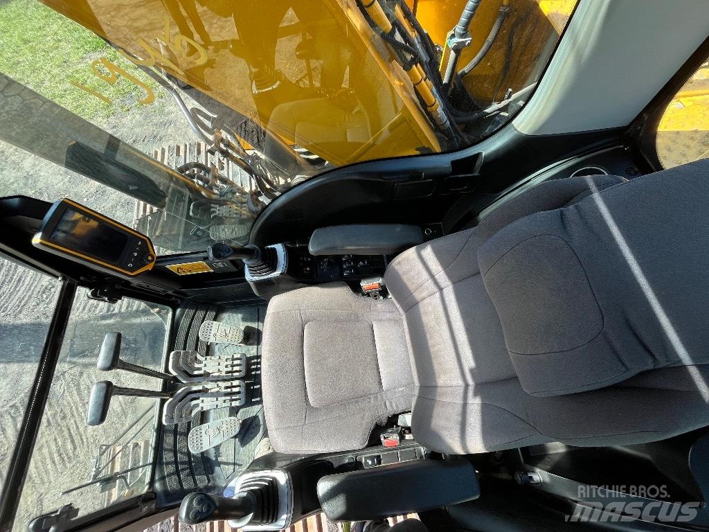 JCB JS 220 LC Beltegraver