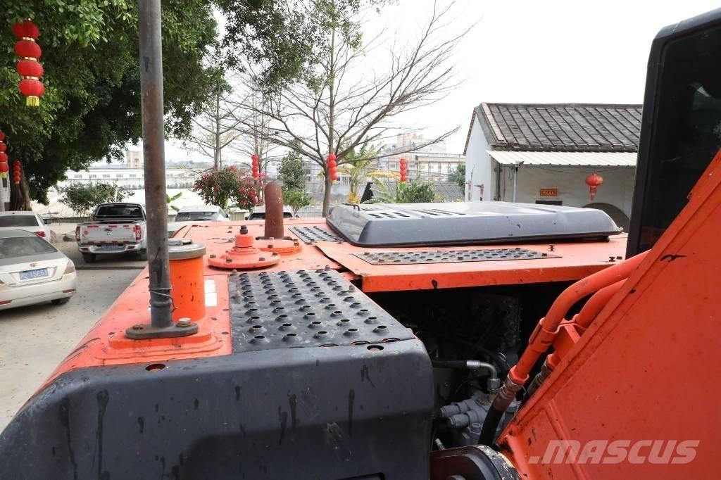 Hitachi ZX 200-5 G Beltegraver