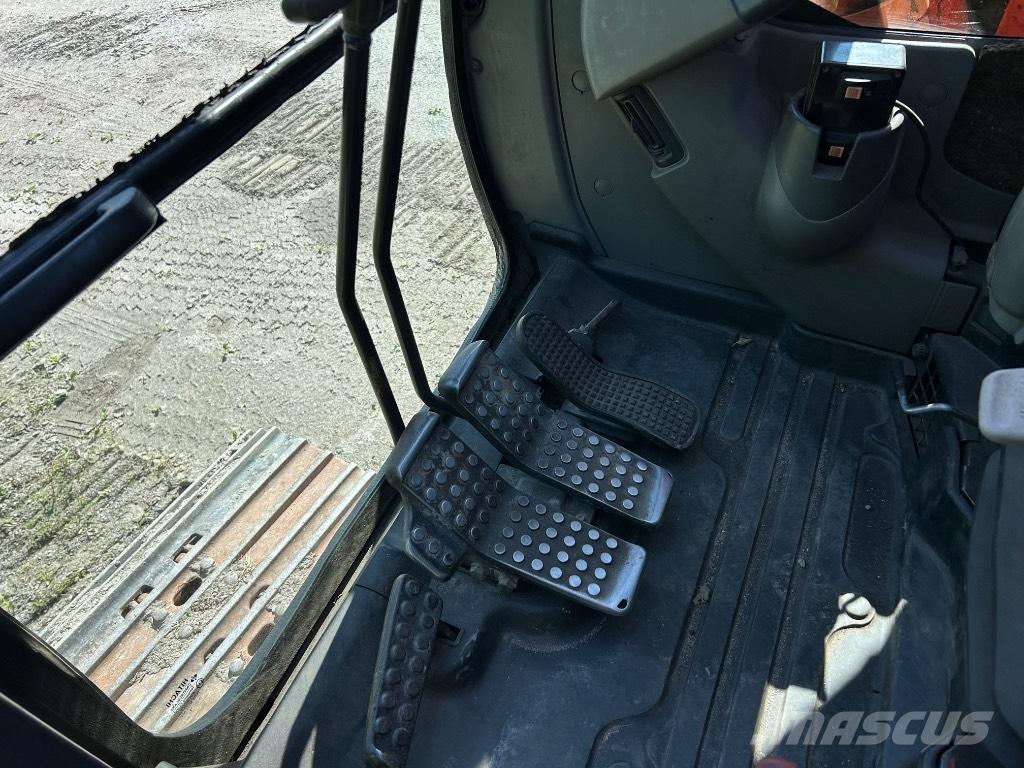 Hitachi ZX 135 US Beltegraver