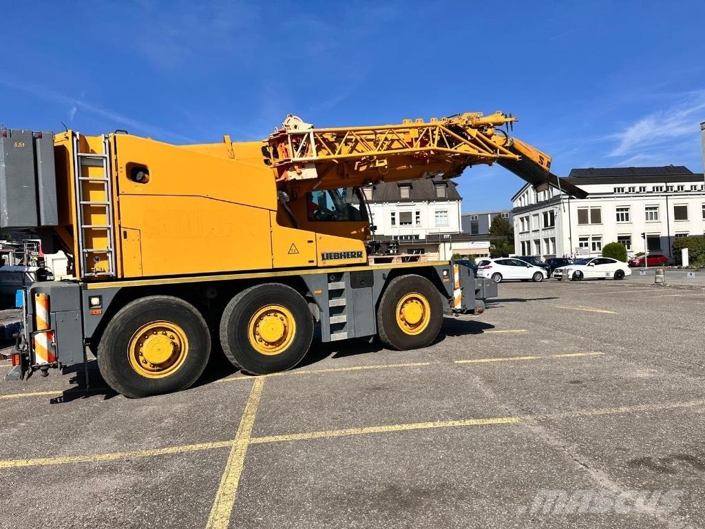 Liebherr LTC 1055 Røff terreng kraner