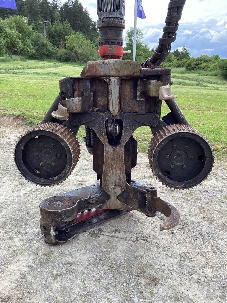 Komatsu S132 Treknusere