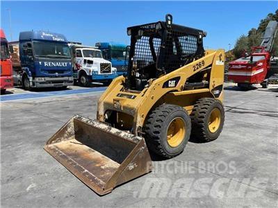 CAT 236 B Kompaktlastere