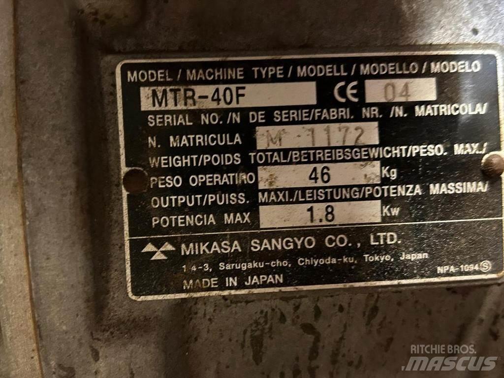 Mikasa MTR-40F Vibroplater