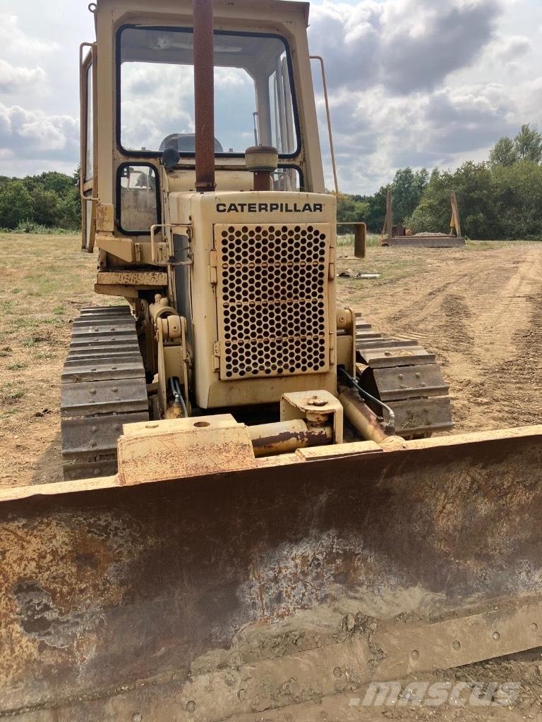 CAT D 3 B Dozere Beltegående