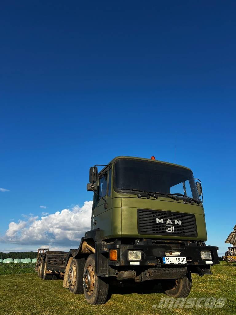 MAN 32.322 Tømmerbiler