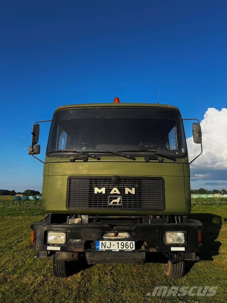 MAN 32.322 Tømmerbiler
