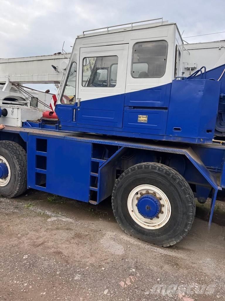 Tadano AR 300E Kranbil