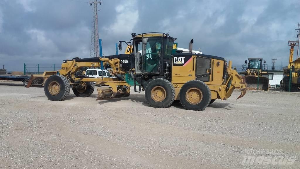 CAT 140 M Veihøvler