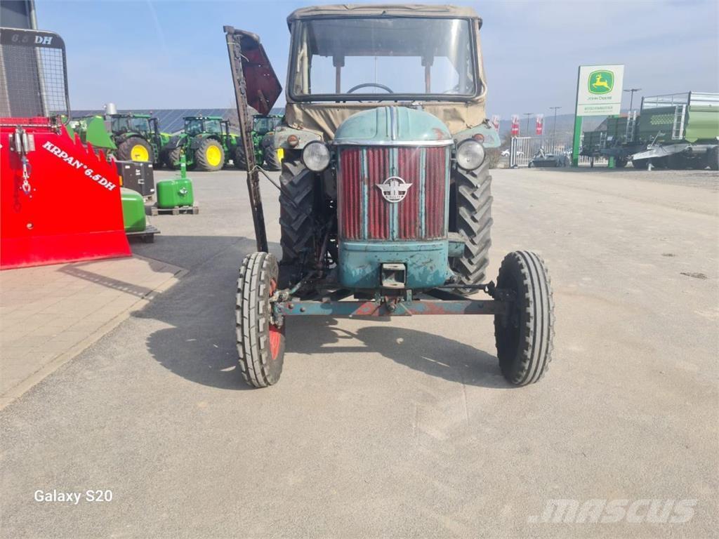 Hanomag R 324 SA Traktorer