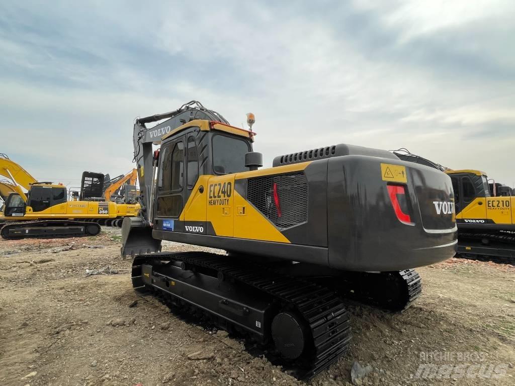 Volvo EC 240 Beltegraver