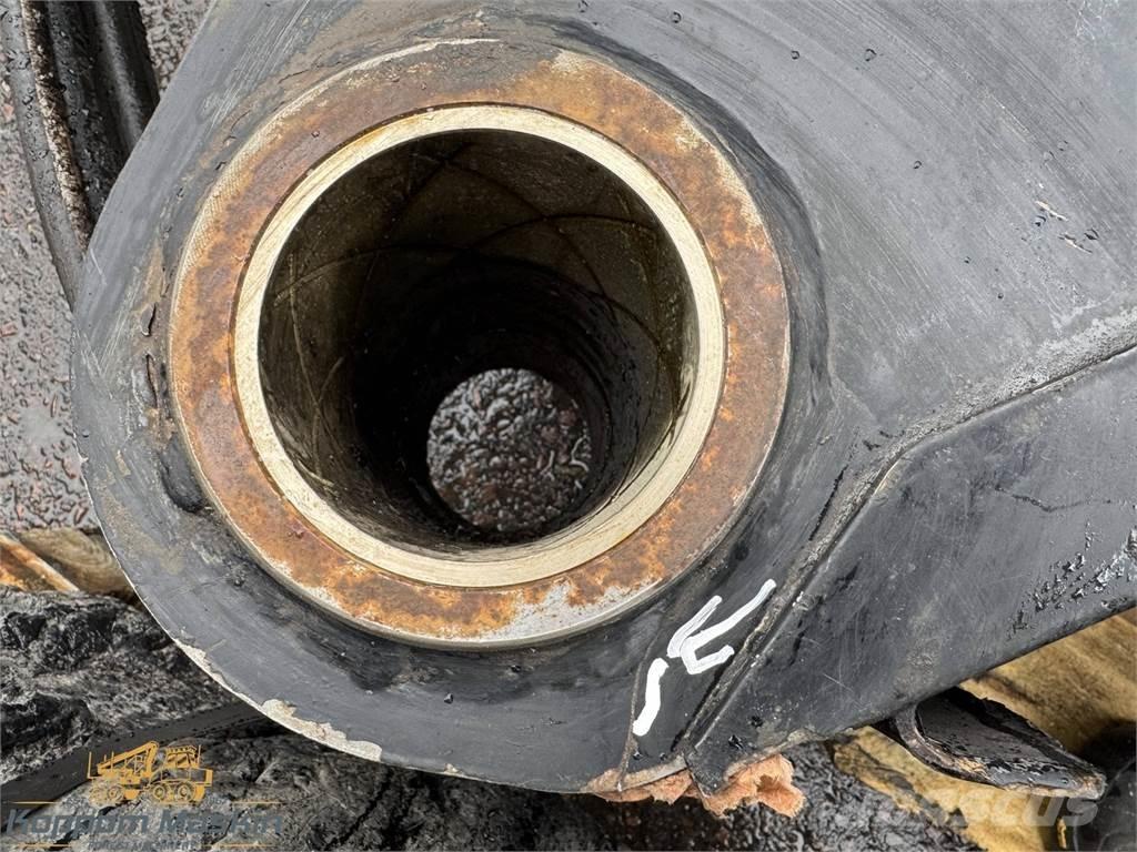 Komatsu 165F Lassbærere