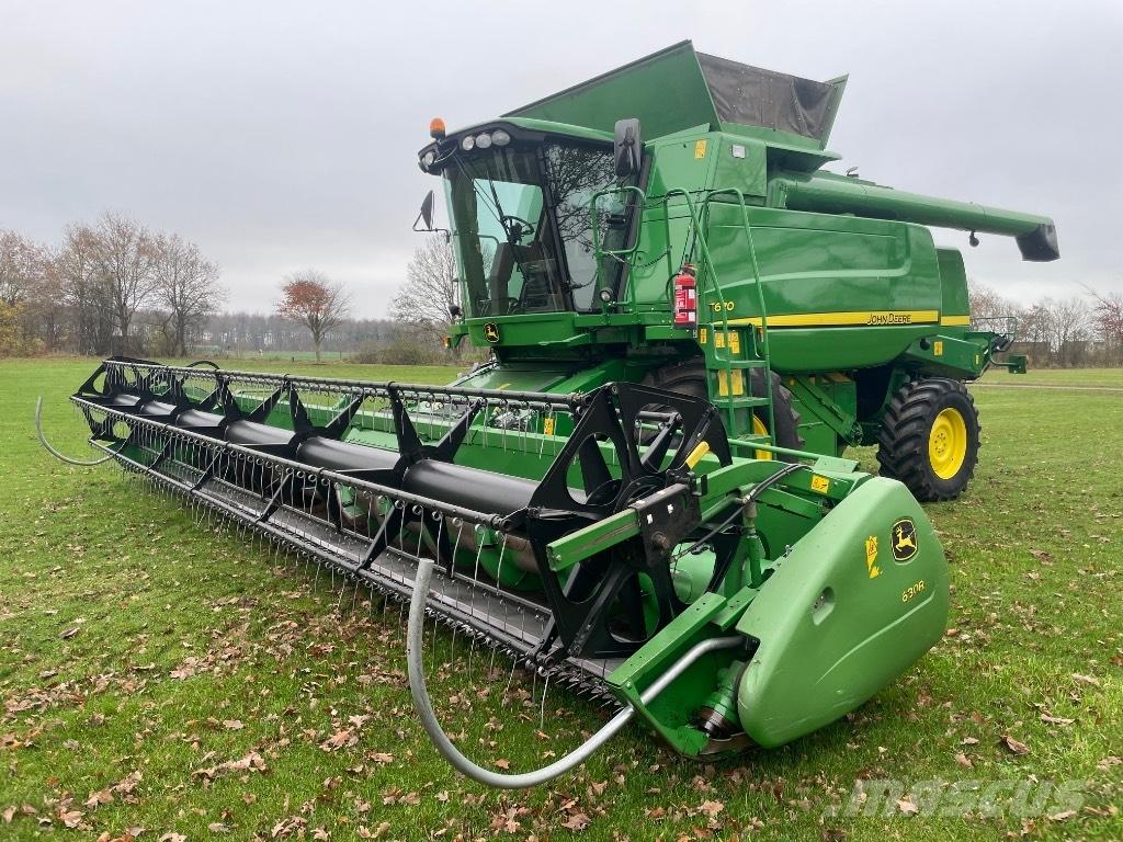 John Deere T 670 i Skurtreskere