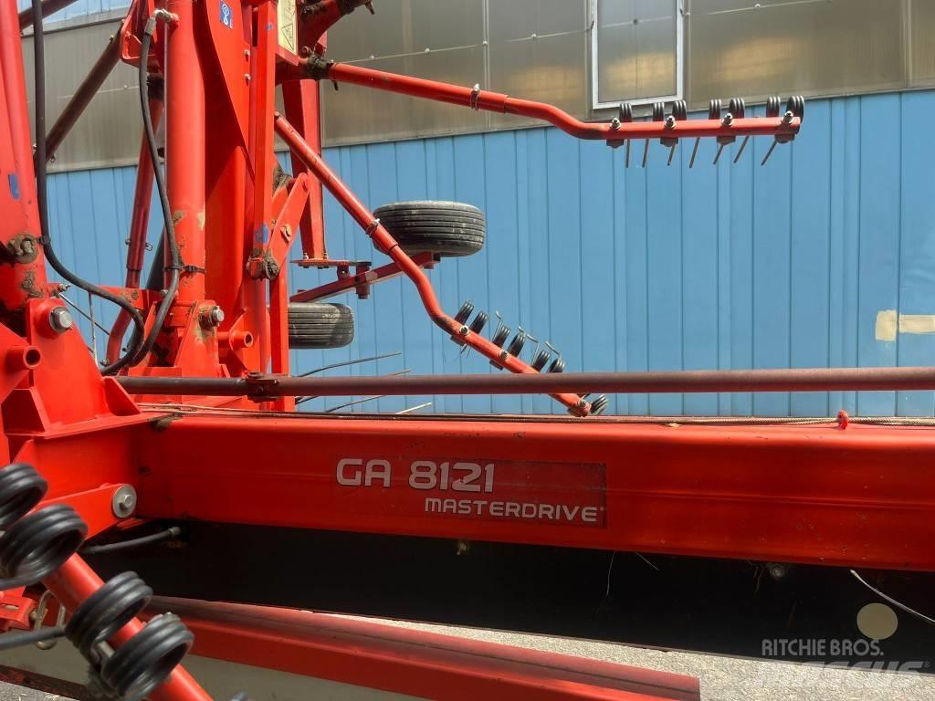 Kuhn GA 8121 Svanser