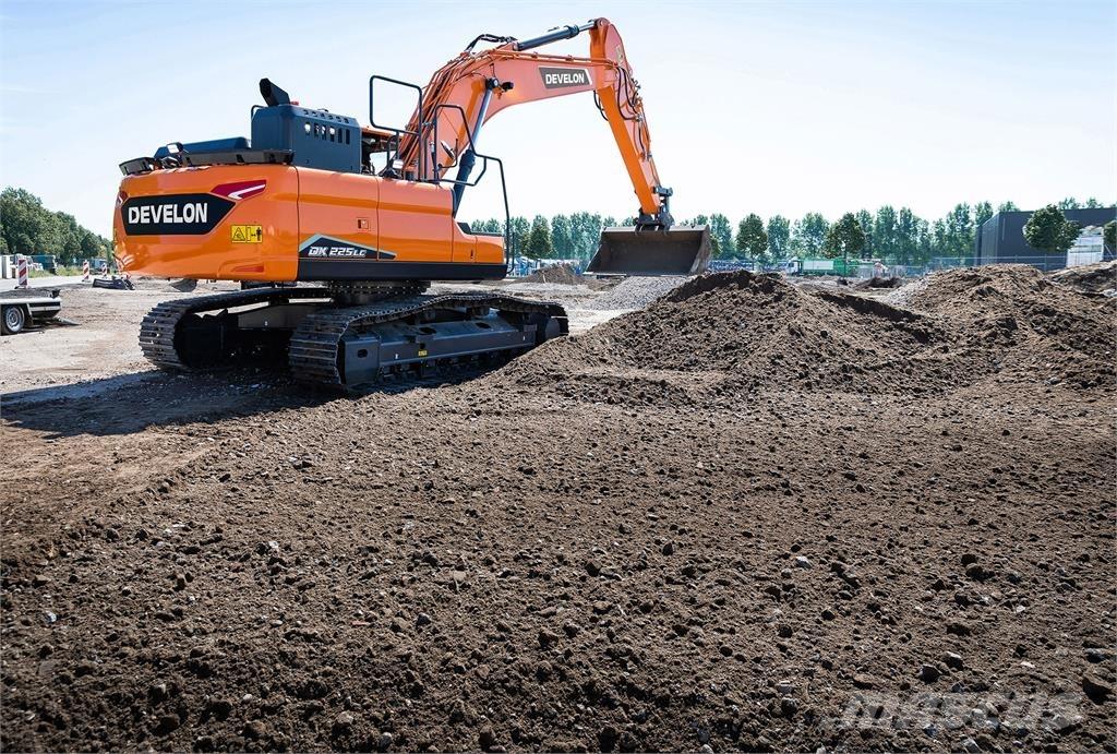 Develon DX225LC-7 Beltegraver