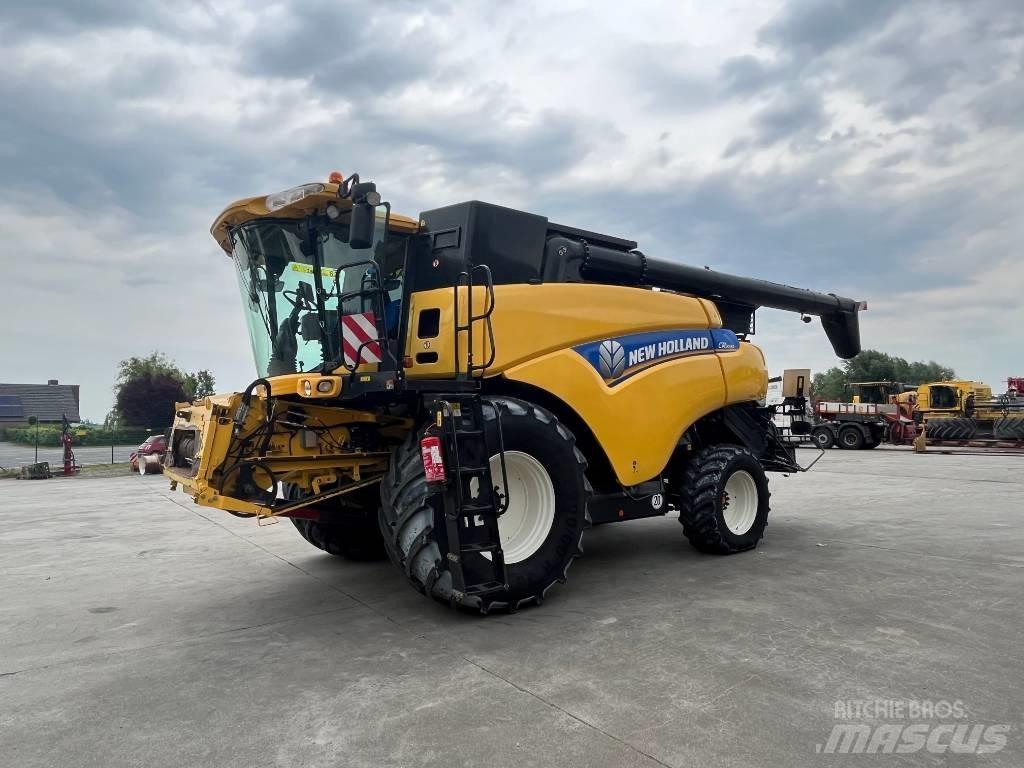 New Holland CR 9090 Skurtreskere