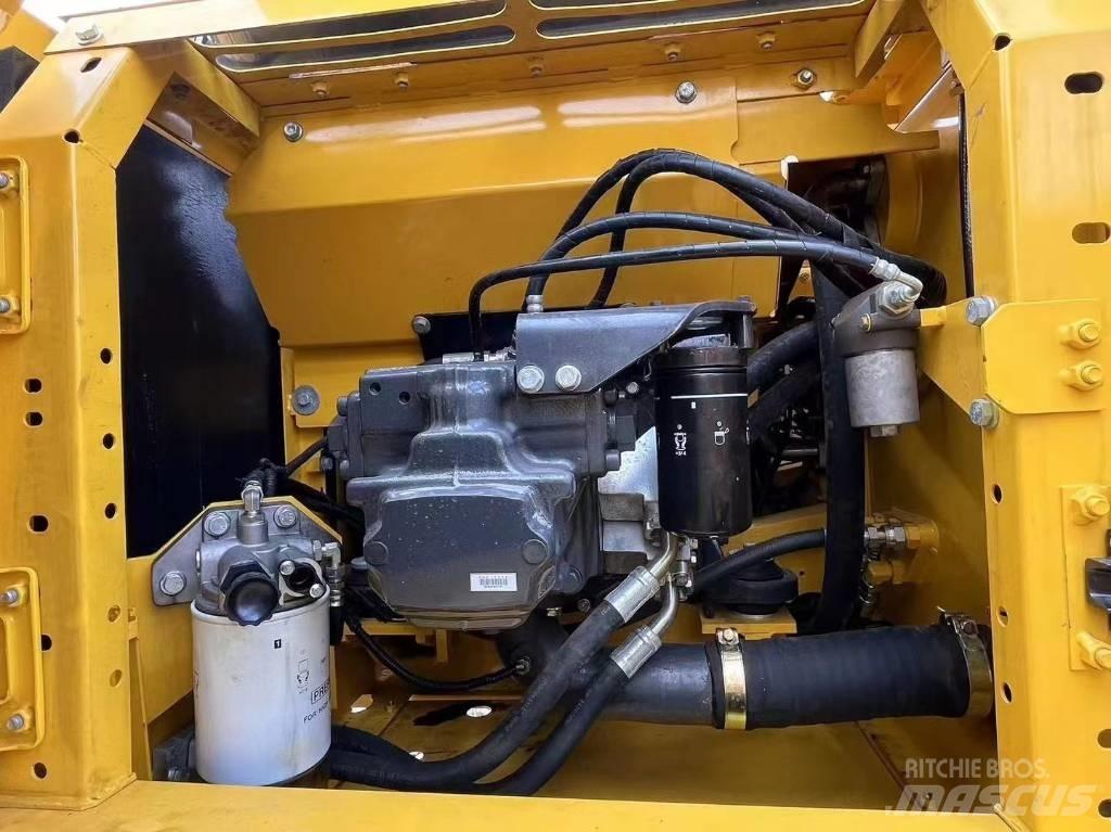 Komatsu pc220 Beltegraver