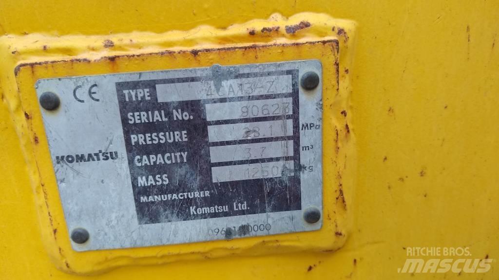 Komatsu D65PX-18 Dozere Beltegående