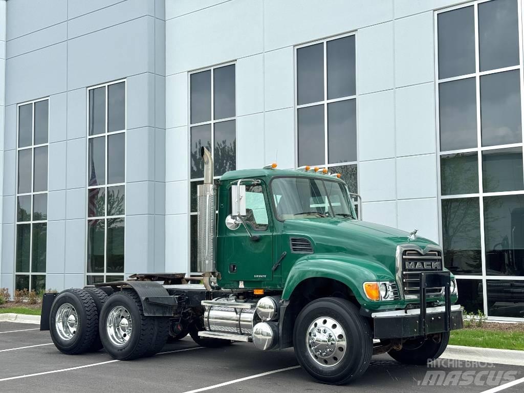 Mack Granite CV713 Trekkvogner