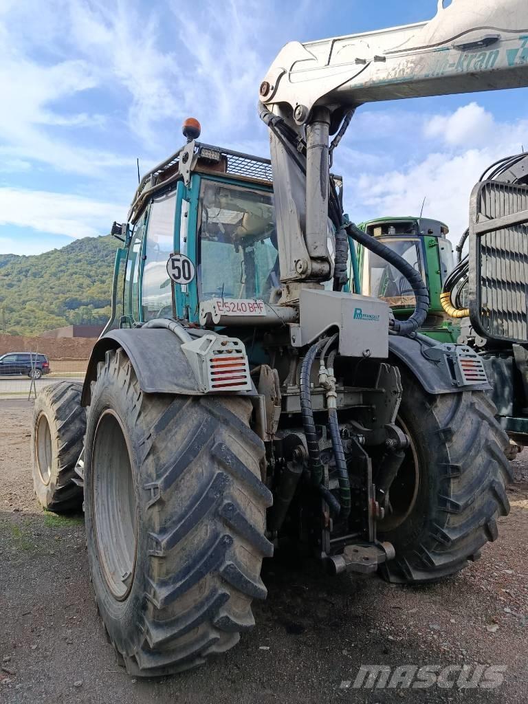 Pfanzelt Stufenlos Traktor med skogsutstyr
