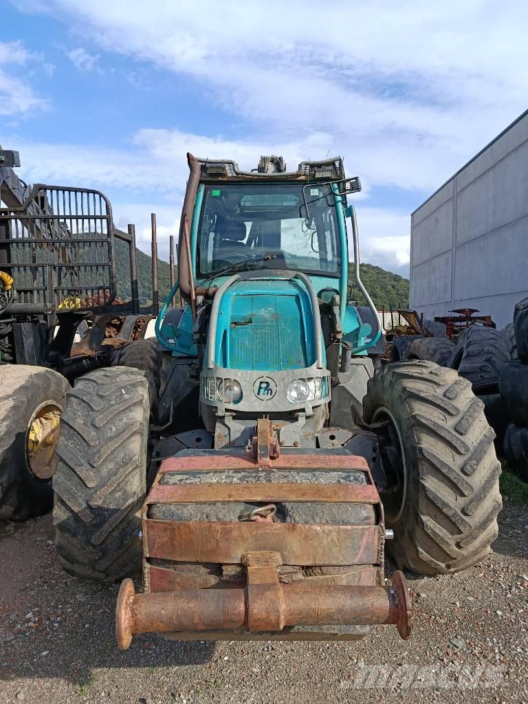 Pfanzelt Stufenlos Traktor med skogsutstyr