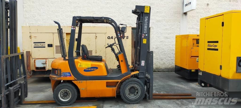Samsung SF 20 D Diesel Trucker