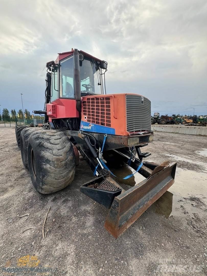 Valmet 890.2 Lassbærere