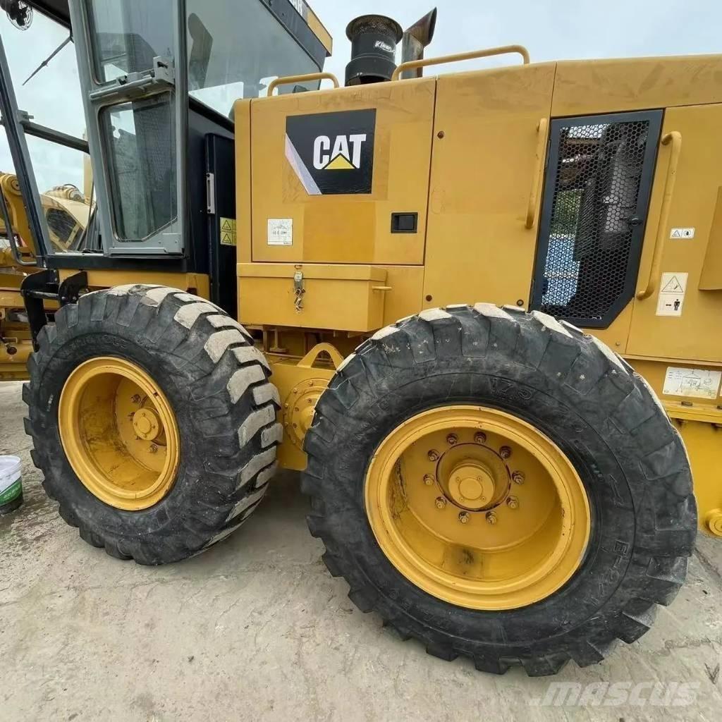 CAT 140K Veihøvler