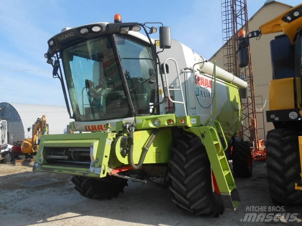 CLAAS Tucano 440 Skurtreskere
