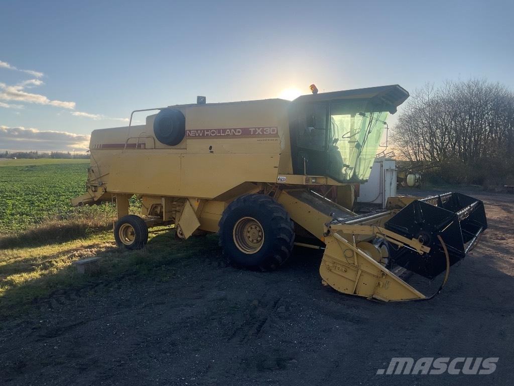 New Holland TX 30 Skurtreskere