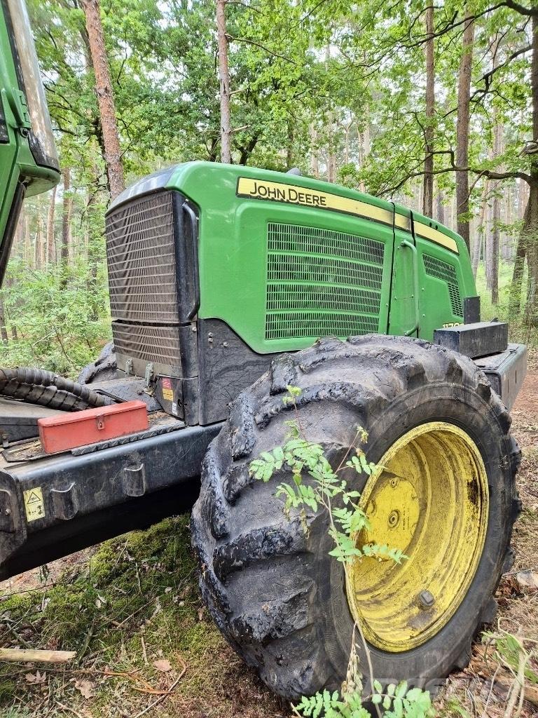John Deere 1170 E Hogstmaskiner