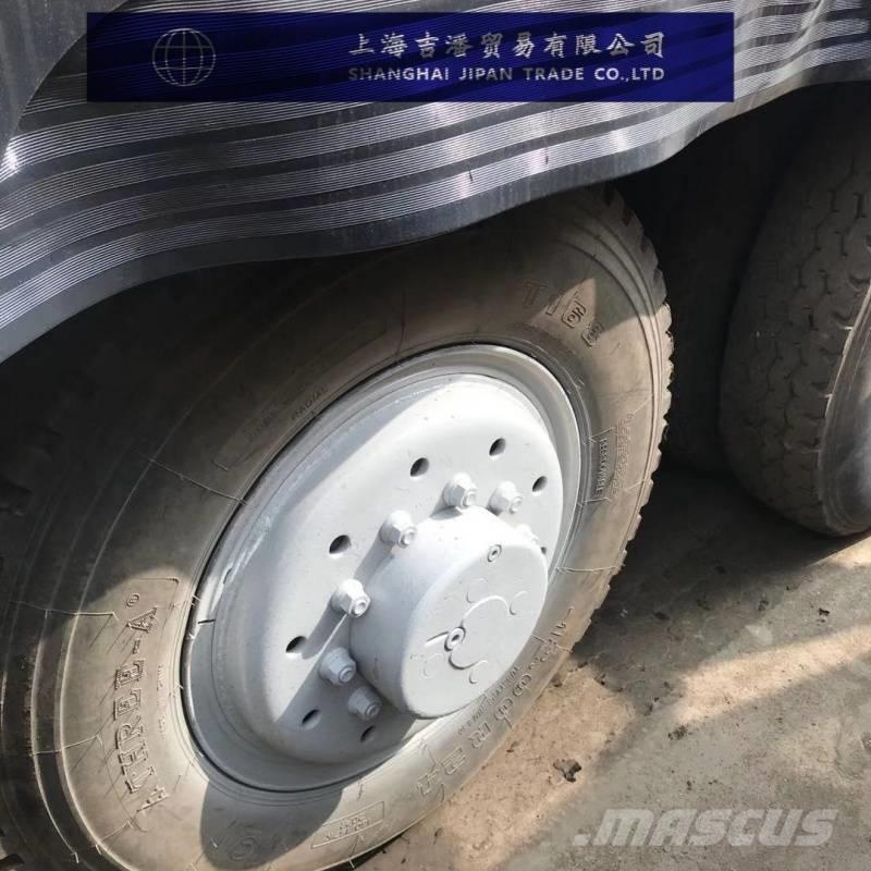 Sany STC1000 Allterreng kraner