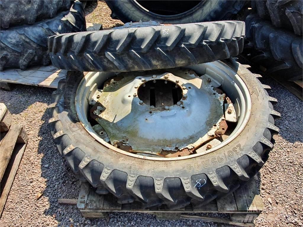 BKT 230/95R44 x2 Dekk, hjul og felger