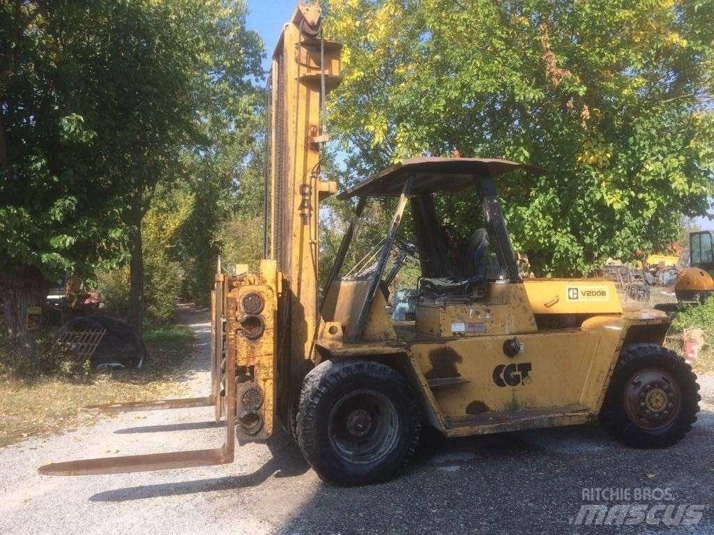 CAT V 200 B Diesel Trucker