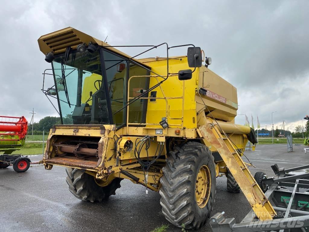 New Holland TF 46 Skurtreskere