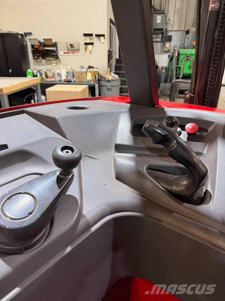 Raymond 410C30TT Skyvemasttruck