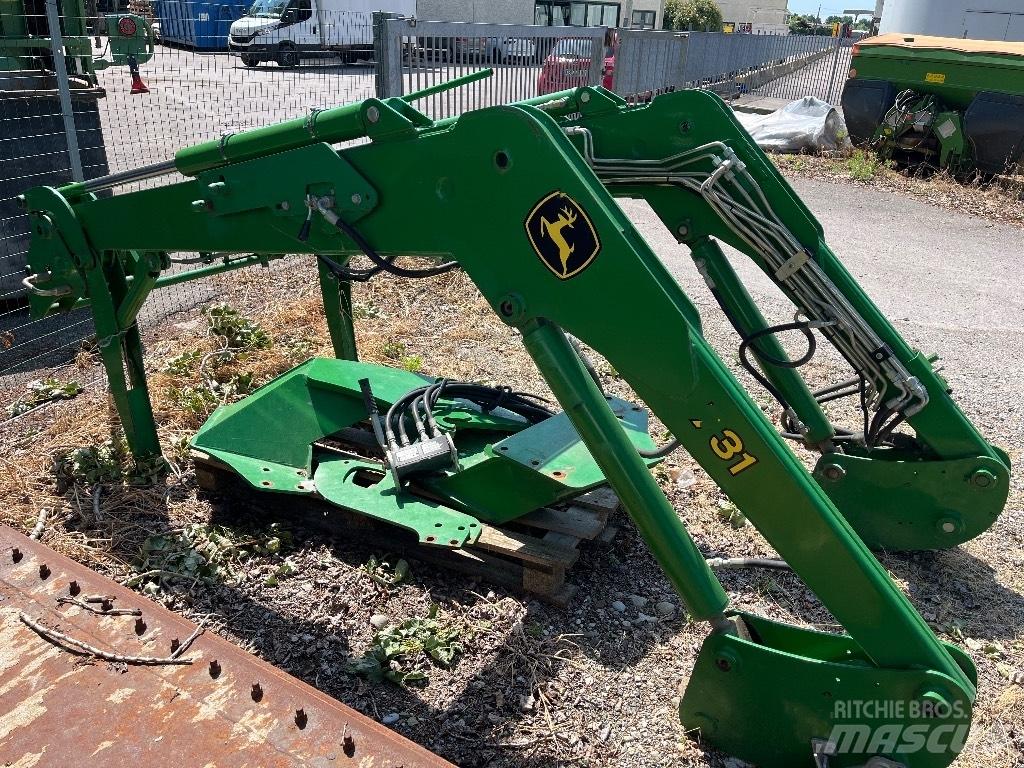 John Deere 731 Frontlastere og graveredskap