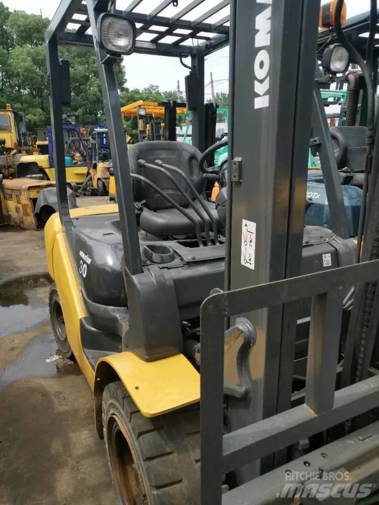 Komatsu 30 Teleskoplastere