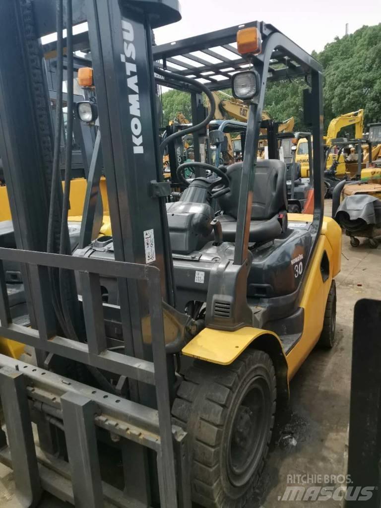 Komatsu 30 Teleskoplastere