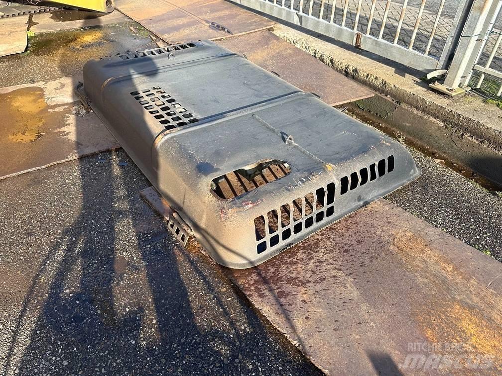 CAT 325DL hood Chassis og understell